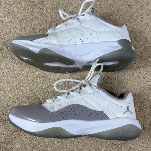 Air Jordan 11 CMFT Low - White/Cement Grey - Picture 4 of 9